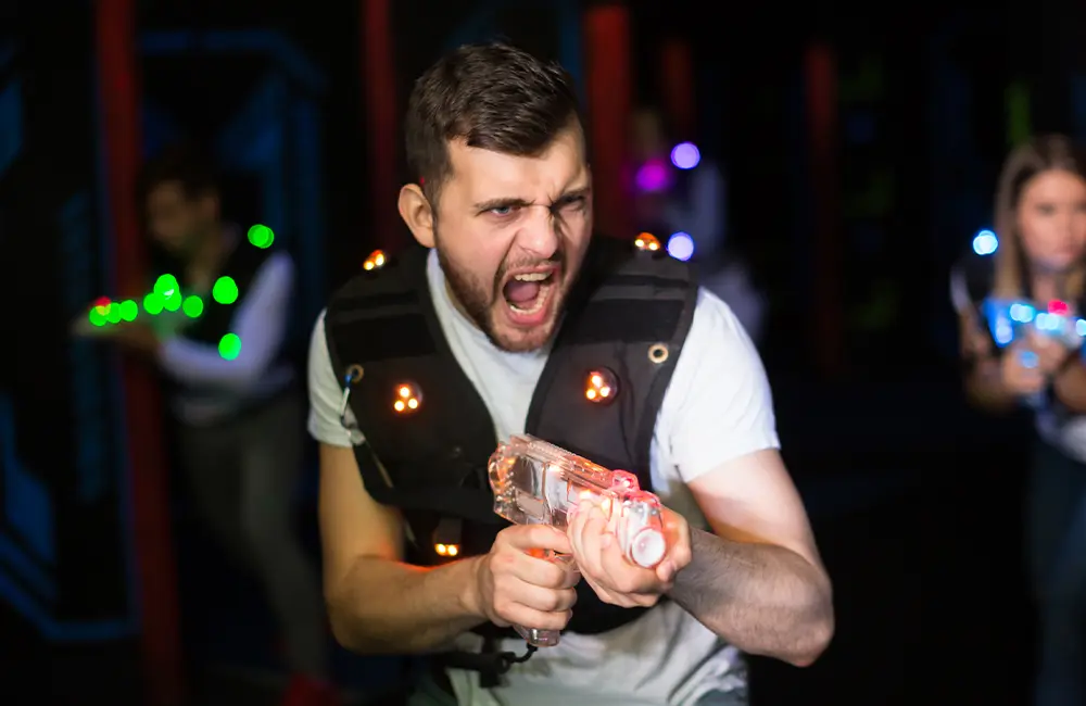 Junggesellenabschied LaZr Game spielen im Night Park Heidenheim